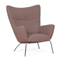 Replika av fåtöljen Wing CH445 av designern Hans J. Wegner