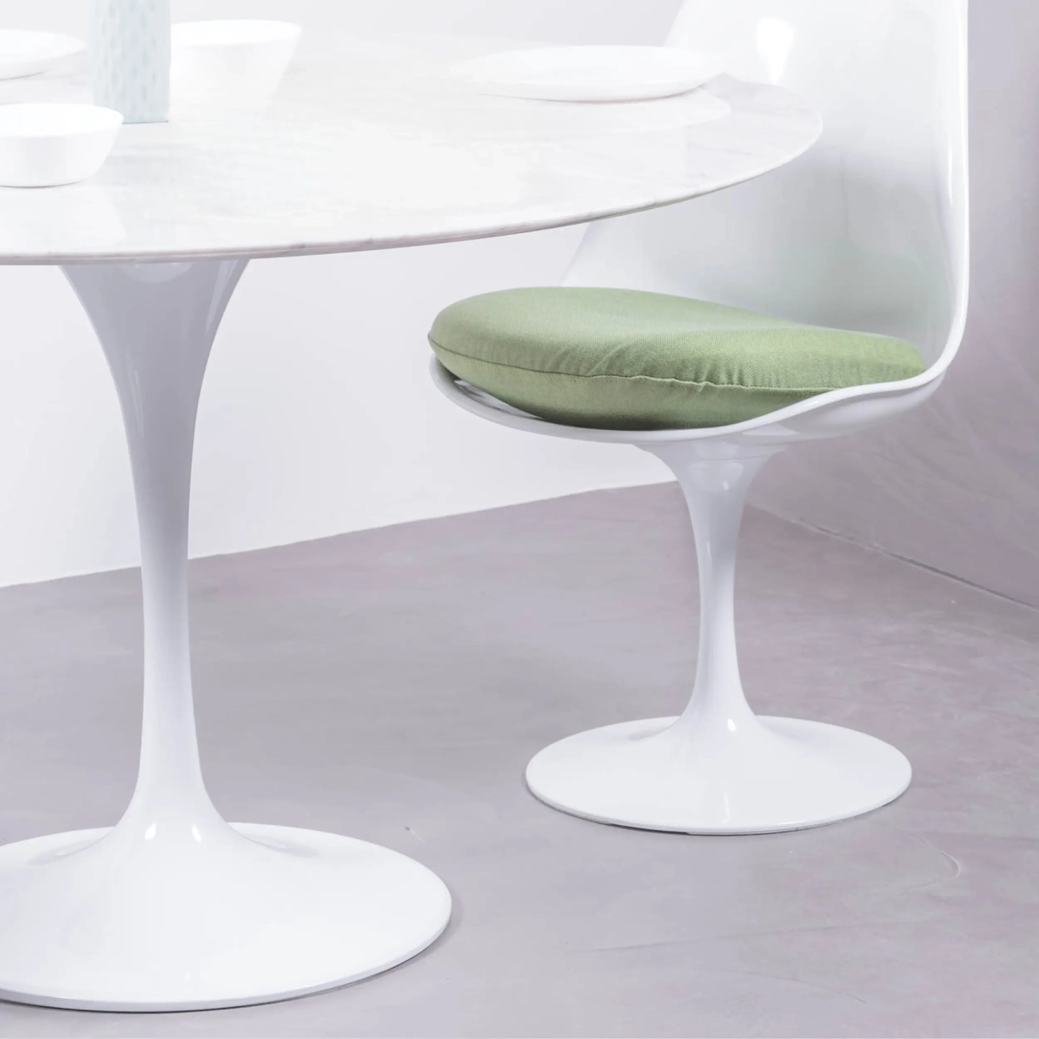 Inspiration Design Esstisch Tulip 100Ø in Carrara Marmor - Mobelarium