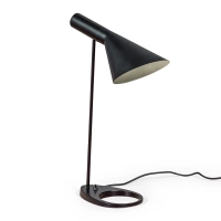 Jhon tafellamp | Op Arne Jacobsen geïnspireerd ontwerp in staal