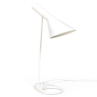 Lampada da tavolo Jhon | Design ispirato ad Arne Jacobsen in acciaio