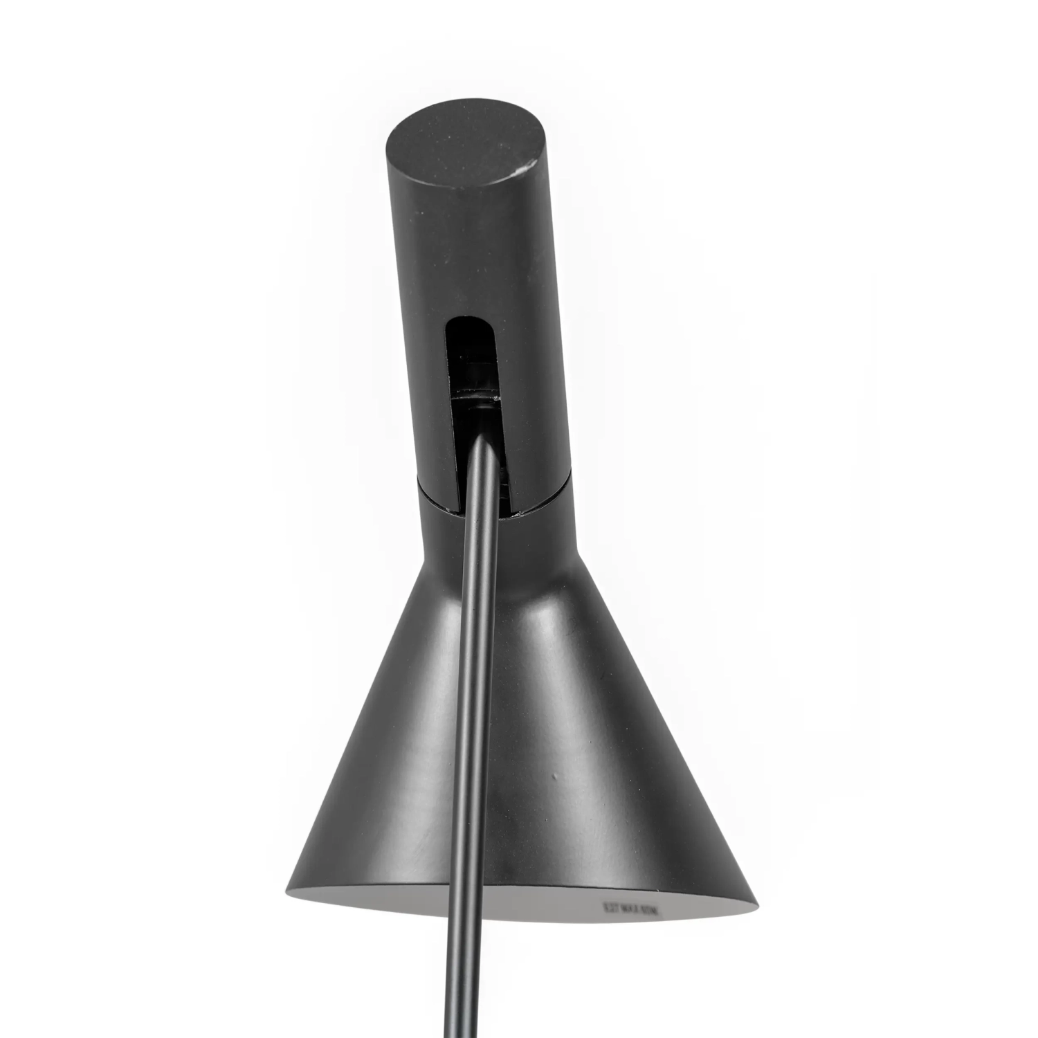 Lampa podłogowa Jhon | Stalowy design inspirowany Arne Jacobsenem