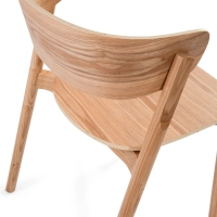 Eetkamerstoel Notorius van natuurlijk essenhout | Elegant design scandinavisch