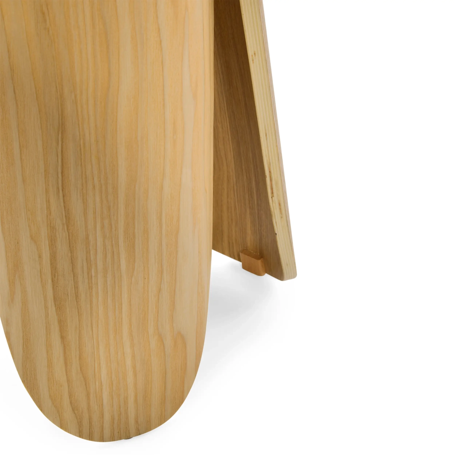 Pluto Scandinavische bijzettafel van essenhout 50 cm | Ronde houten tafel