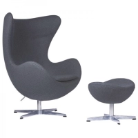 Replica Egg Chair con poggiapiedi del designer Arne Jacobsen