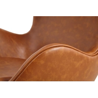 Replika fotela Egg Chair w stylu vintage z postarzanej skóry ekologicznej