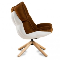 Réplica del sillón de Diseño Husk Armchair con reposapiés de la magnífica diseñadora Patricia Urquiola
