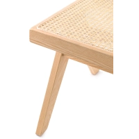 Nachbildung des Chandigarh-Stuhls des Designers Pierre Jeanneret 