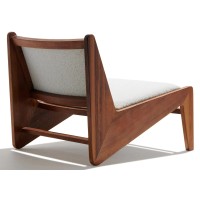 Poltrona Compass Lounge rivestita in legno di teak e tessuto bouclé