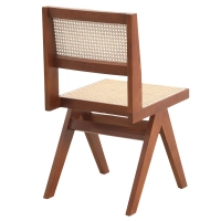 Réplica da cadeira Chandigarh pelo designer Pierre Jeanneret 